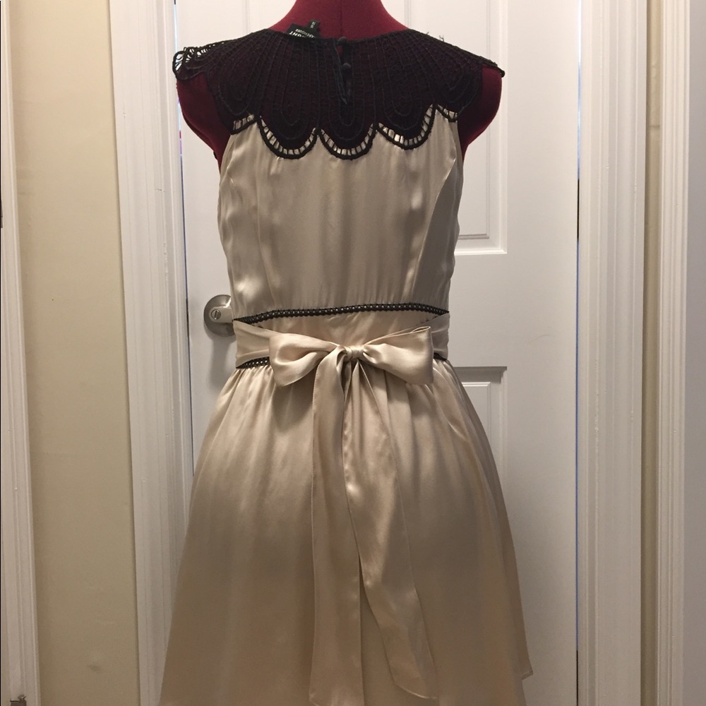 Amazing 100% silk and lace dress - Picture 2 of 6